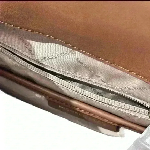 Michael Kors Phoebe Medium Flap Drawstring Backpack MK Signature Vanilla - Picture 7 of 7